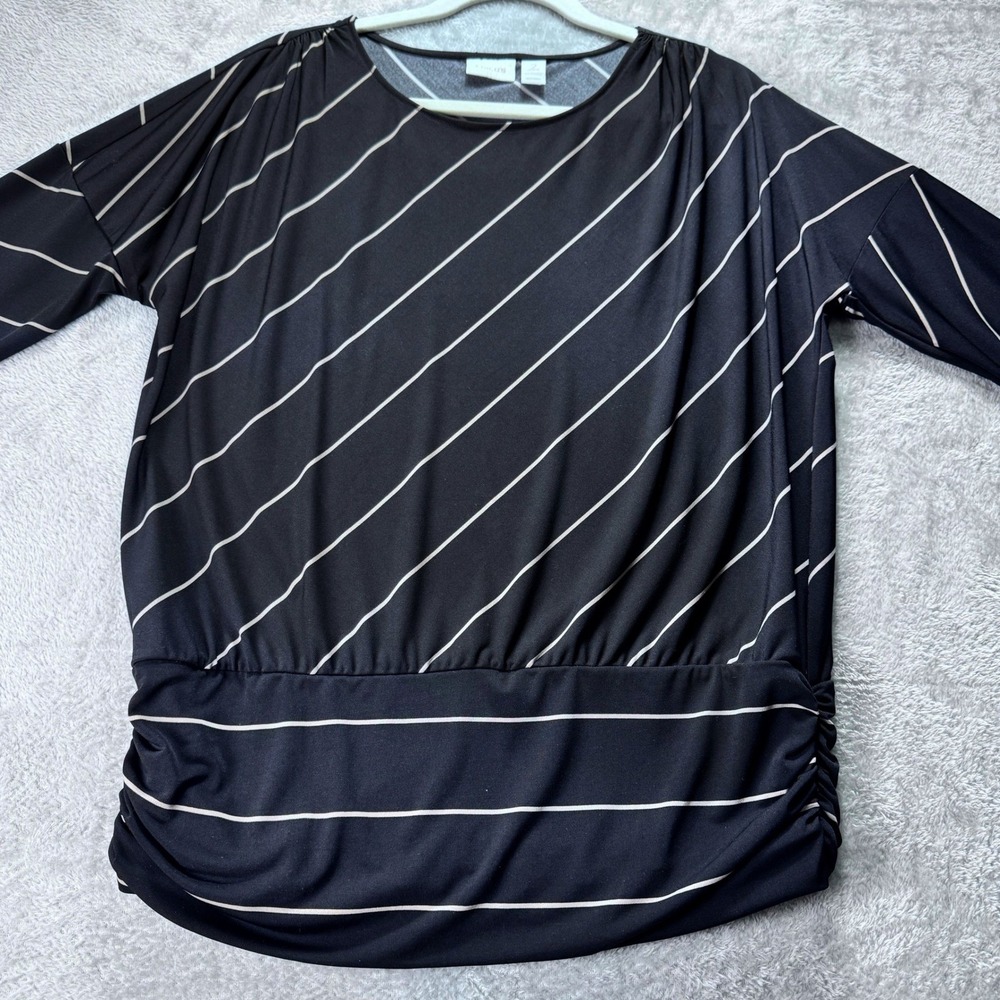 Chicos Black Striped Top Ruched Hem 3/4 Sleeve Stretch Size 2 Flattering Chic